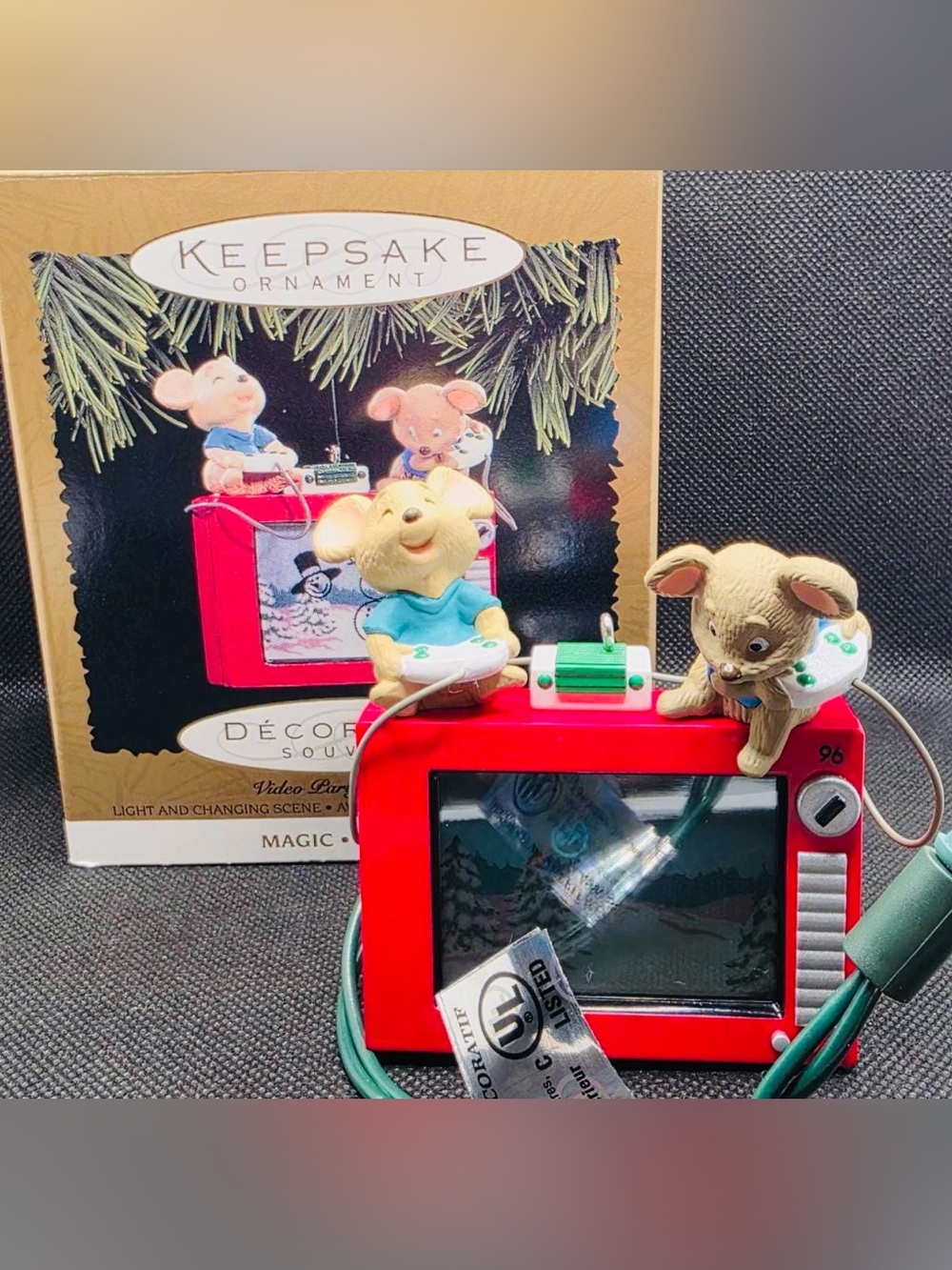 Red Vintage TV Mouse Scene Holiday Decoration Video Party Hallmark